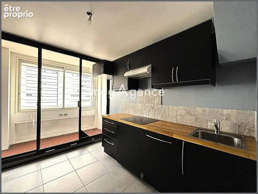 Lyon 9 – Spacieux T5 avec ascenseur privatif – Double séjour – 3 chambres – 2 loggias - photo 5