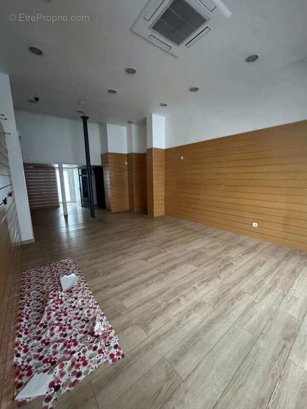 Commerce à ASNIERES-SUR-SEINE