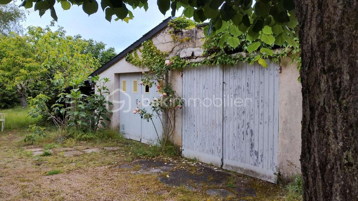 Maison 100 m² à Nazelles-Négron - photo 16