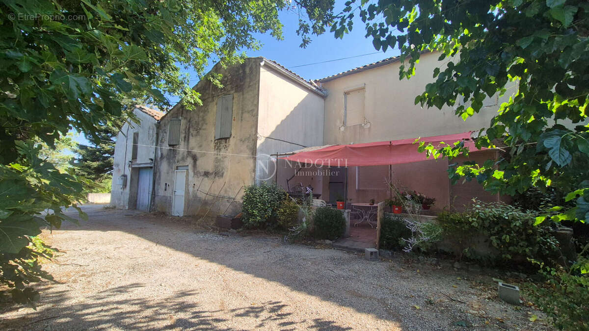 Maison à BONNIEUX