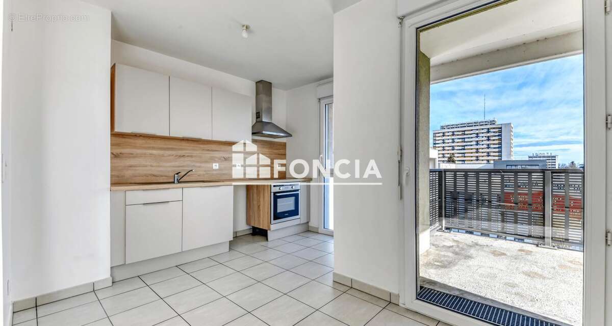 Appartement à RILLIEUX-LA-PAPE