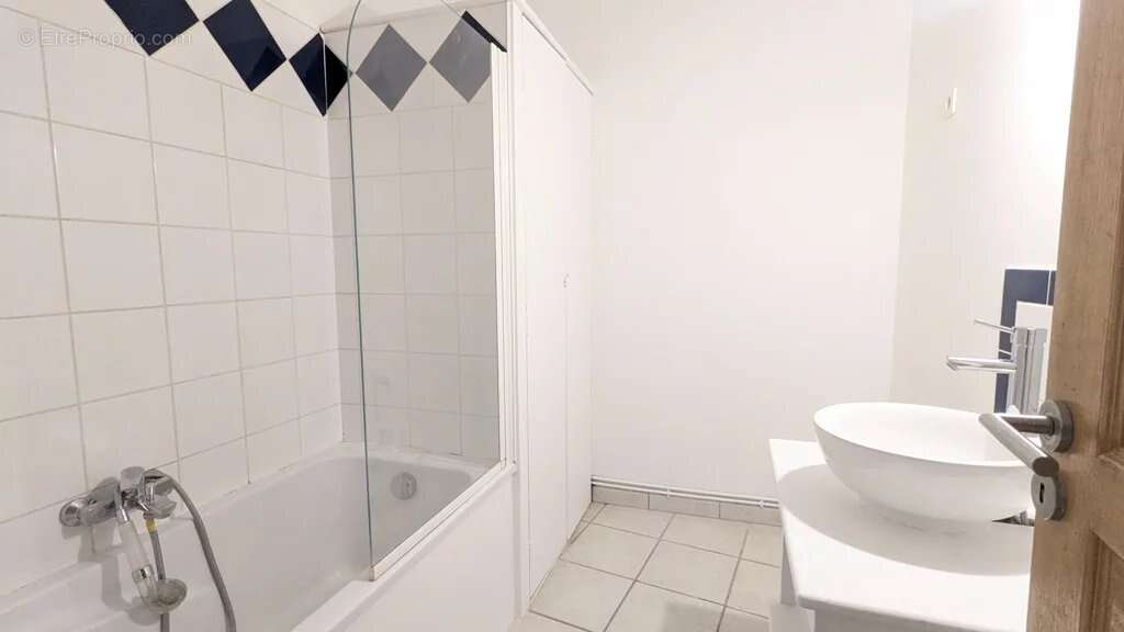 Appartement à COTIGNAC