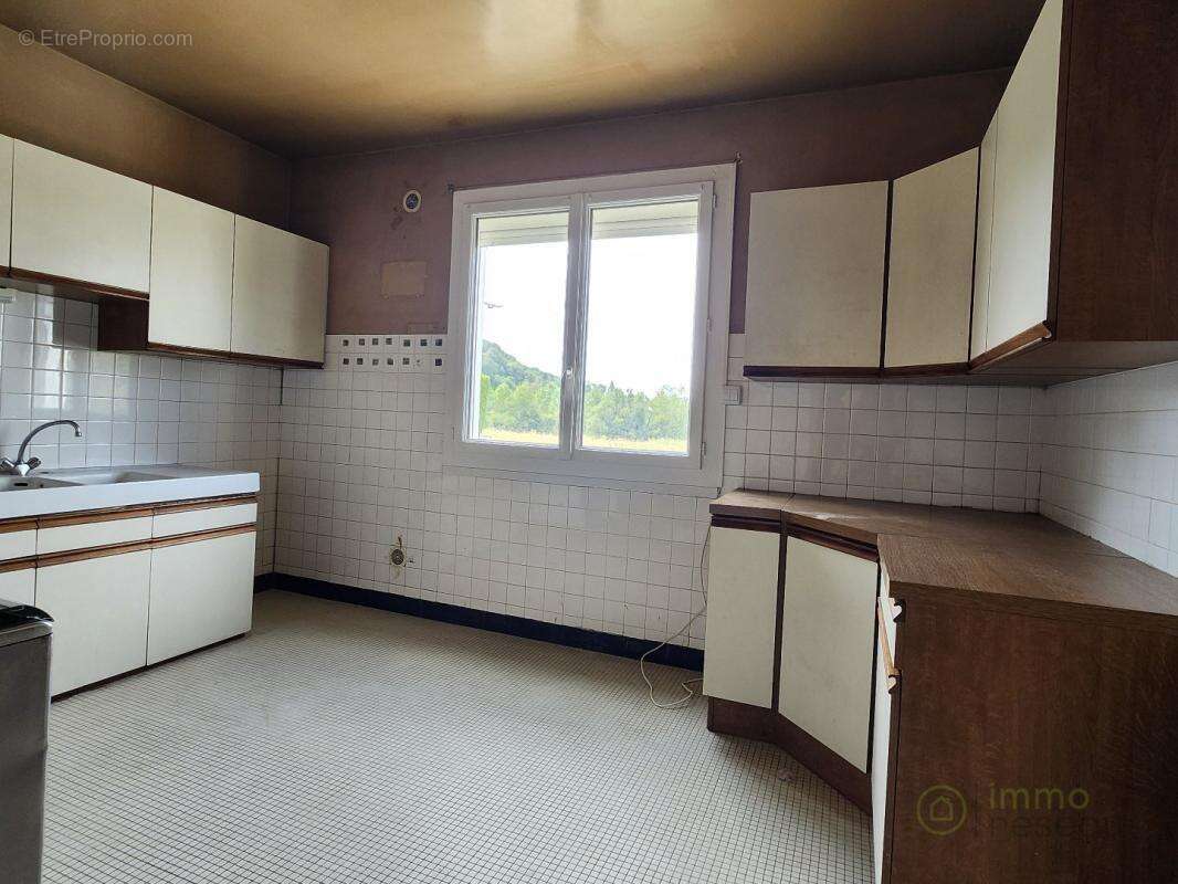 Maison 113 m² à Tracy-Le-Mont  - photo 3