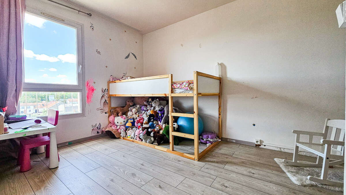 Appartement à SARTROUVILLE