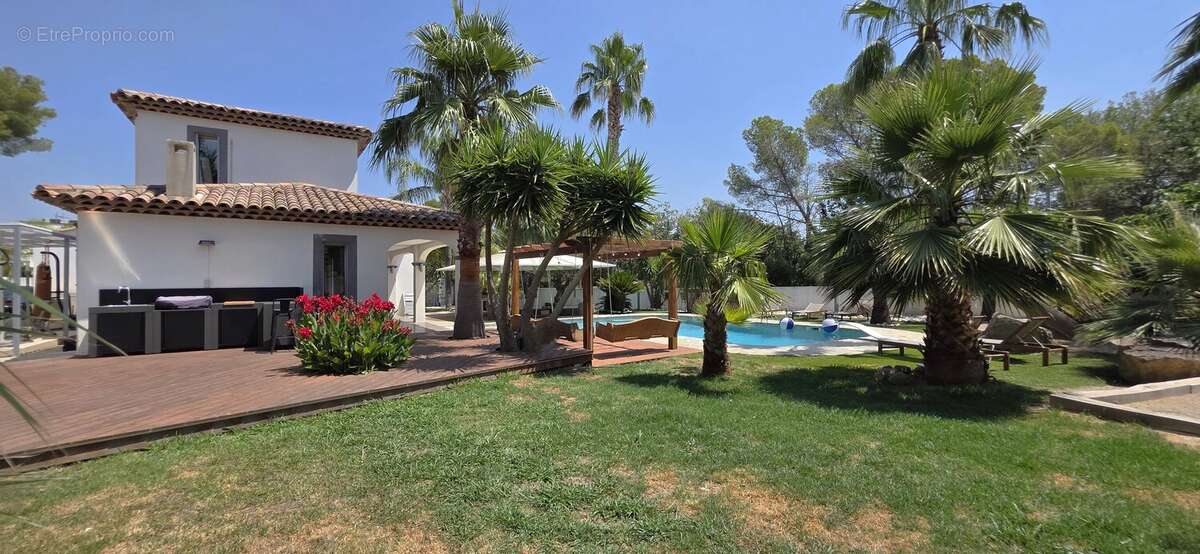 Maison à PUGET-SUR-ARGENS
