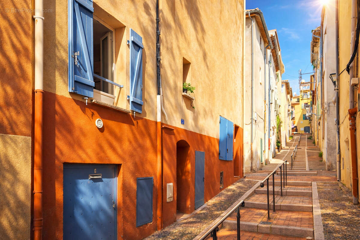 Appartement à VALLAURIS