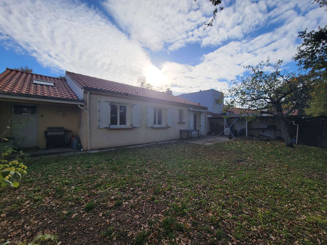 Maison à SAINT-SEBASTIEN-SUR-LOIRE