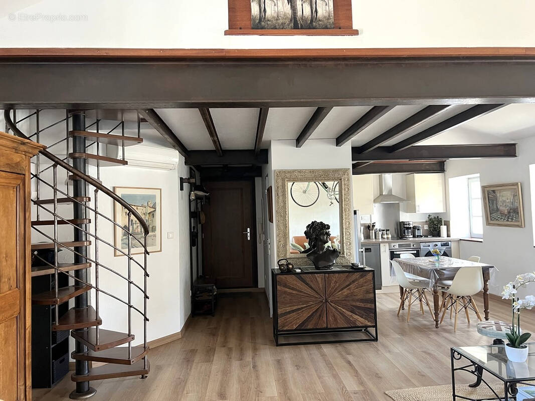 Appartement à VILLENEUVE-LES-AVIGNON