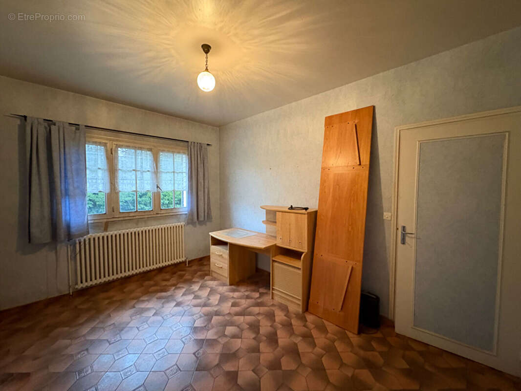 Maison à CRESPIERES