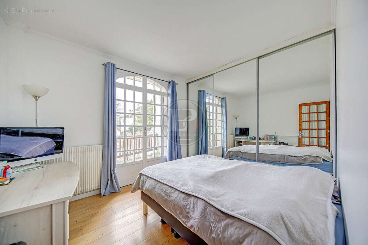 Appartement à MAREIL-MARLY