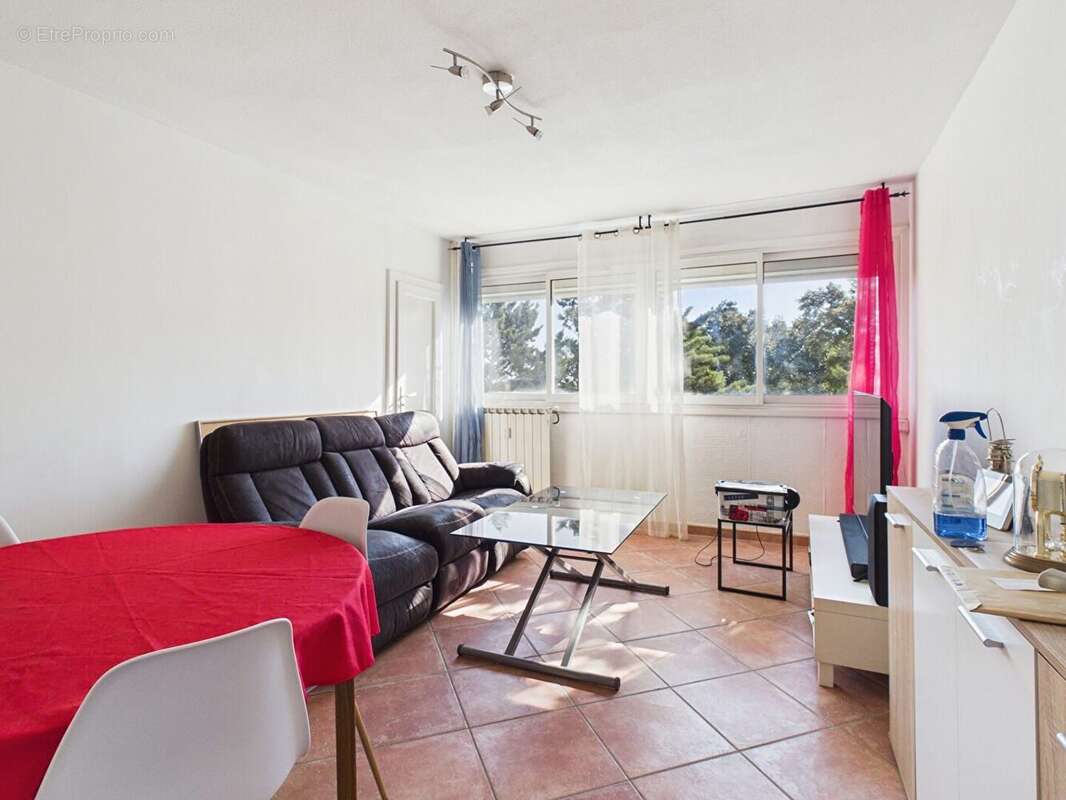 Appartement à VILLENEUVE-LES-AVIGNON