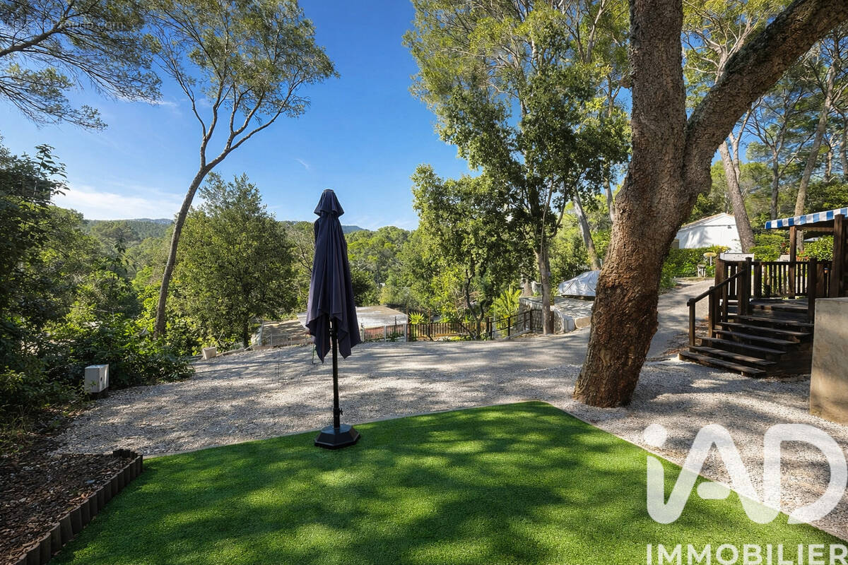 Photo 1 - Terrain à FREJUS