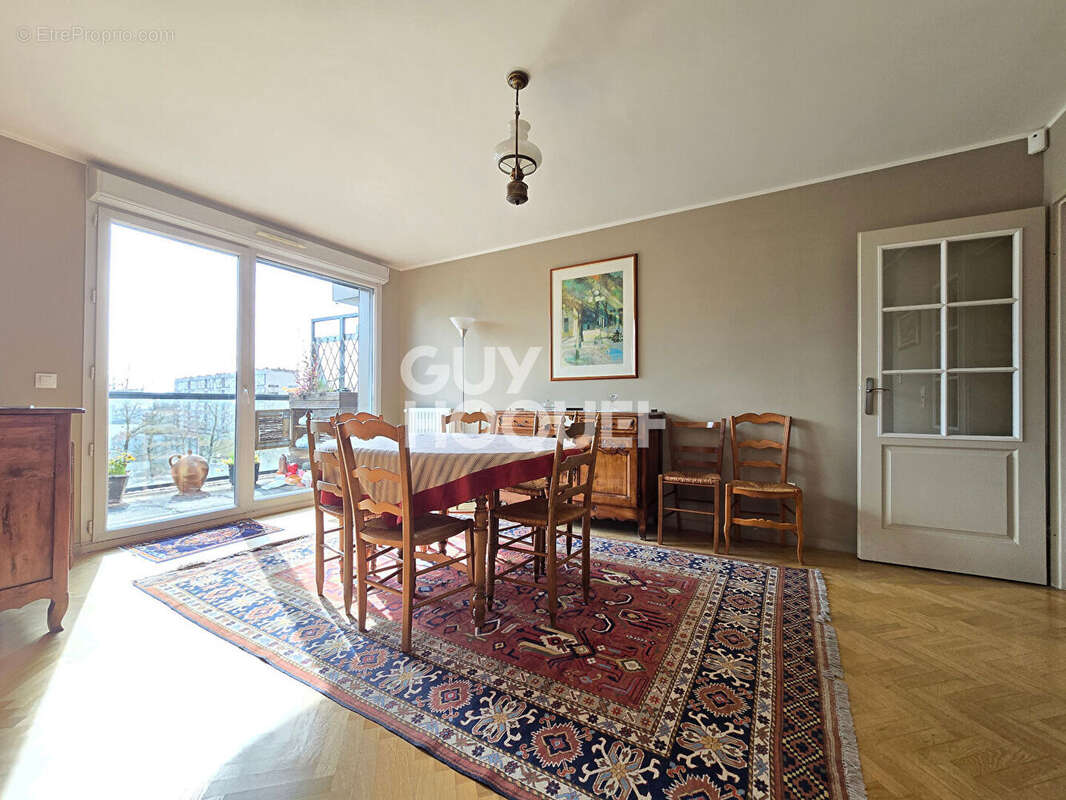 Appartement à BAGNEUX