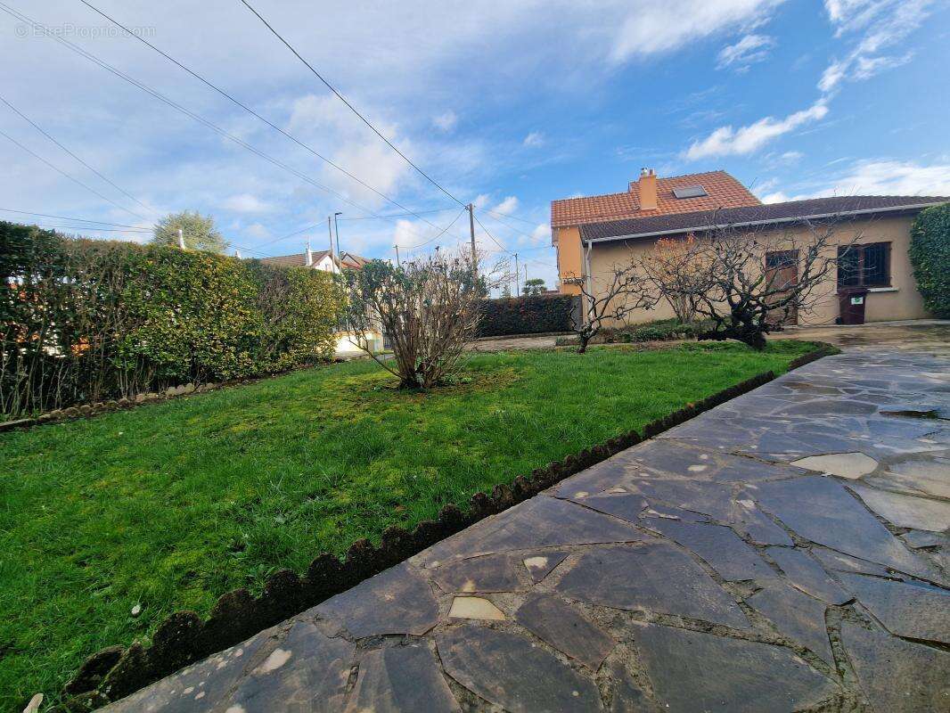 Maison à VAIRES-SUR-MARNE