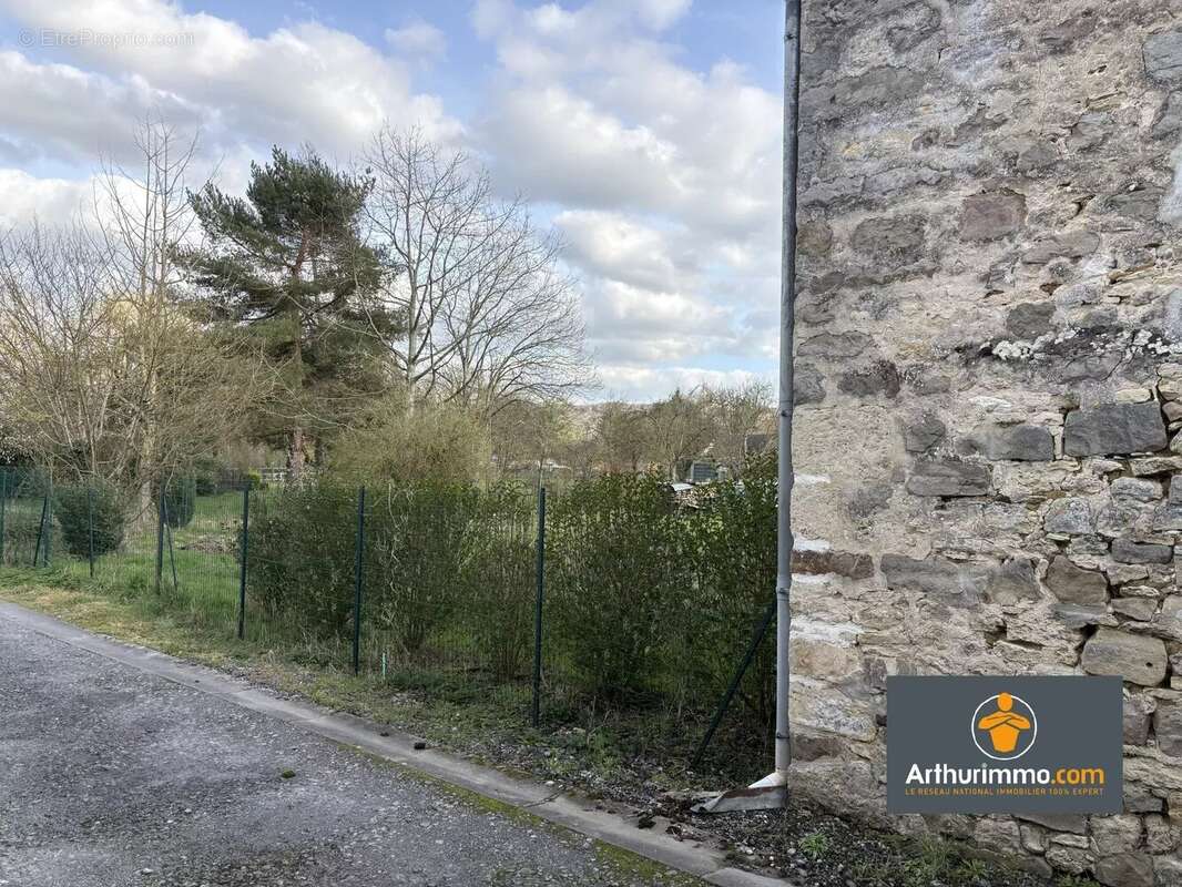 Terrain à MAUREGNY-EN-HAYE