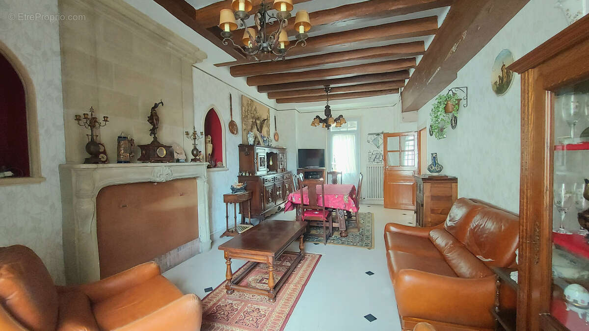 Maison à CORMERY