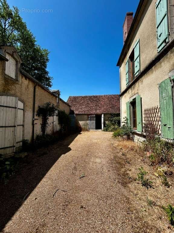 Maison de caractere coeur bazois  face au canal - toutes commodites - cour et dependances - - photo 25