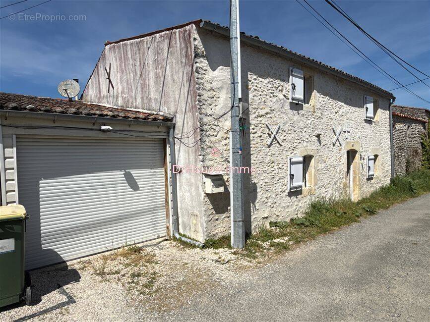 Maison à CORME-ECLUSE