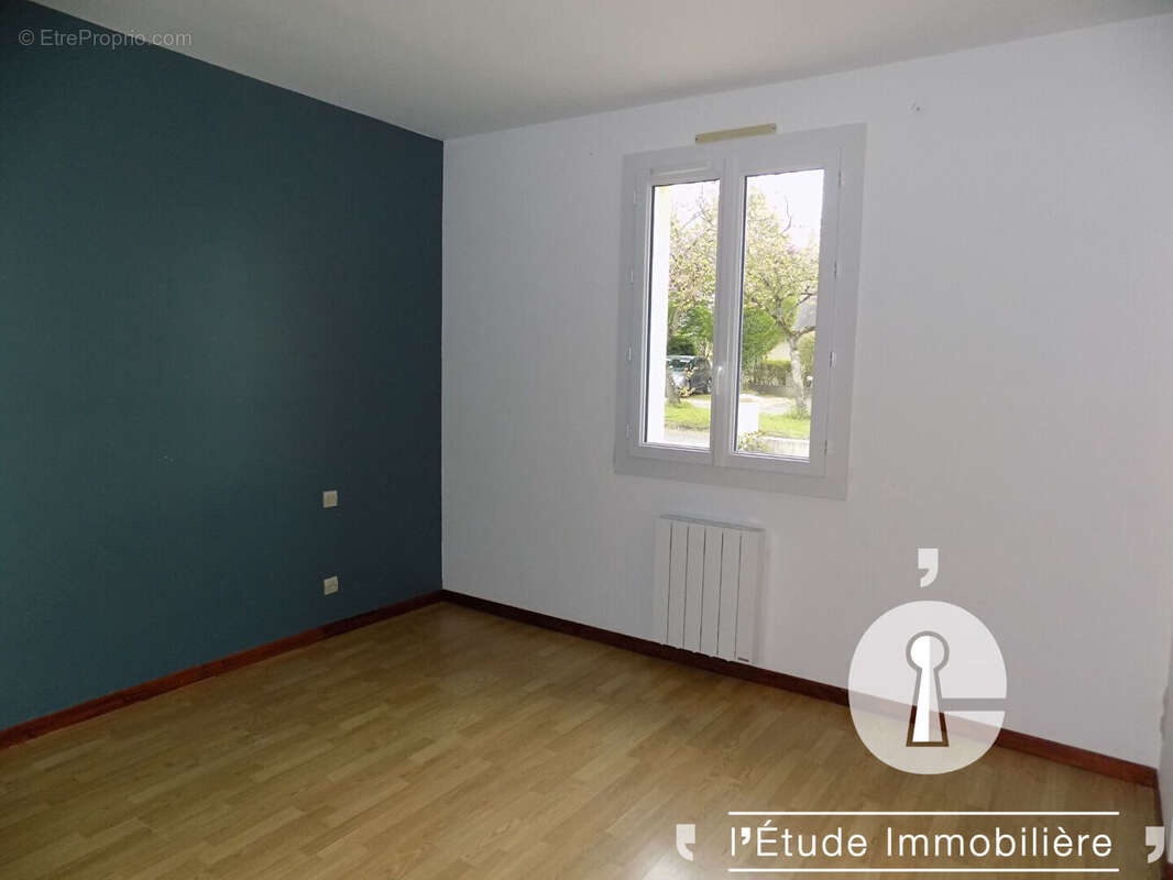 Maison à MESLAY-DU-MAINE