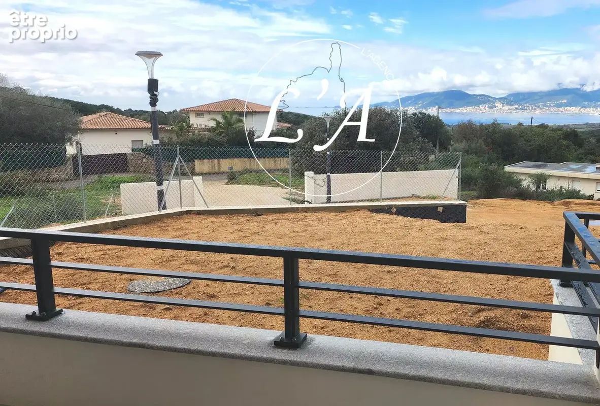 Appartement T3 vue mer– Terrasse– Résidence récente intimiste– Porticcio - photo 8