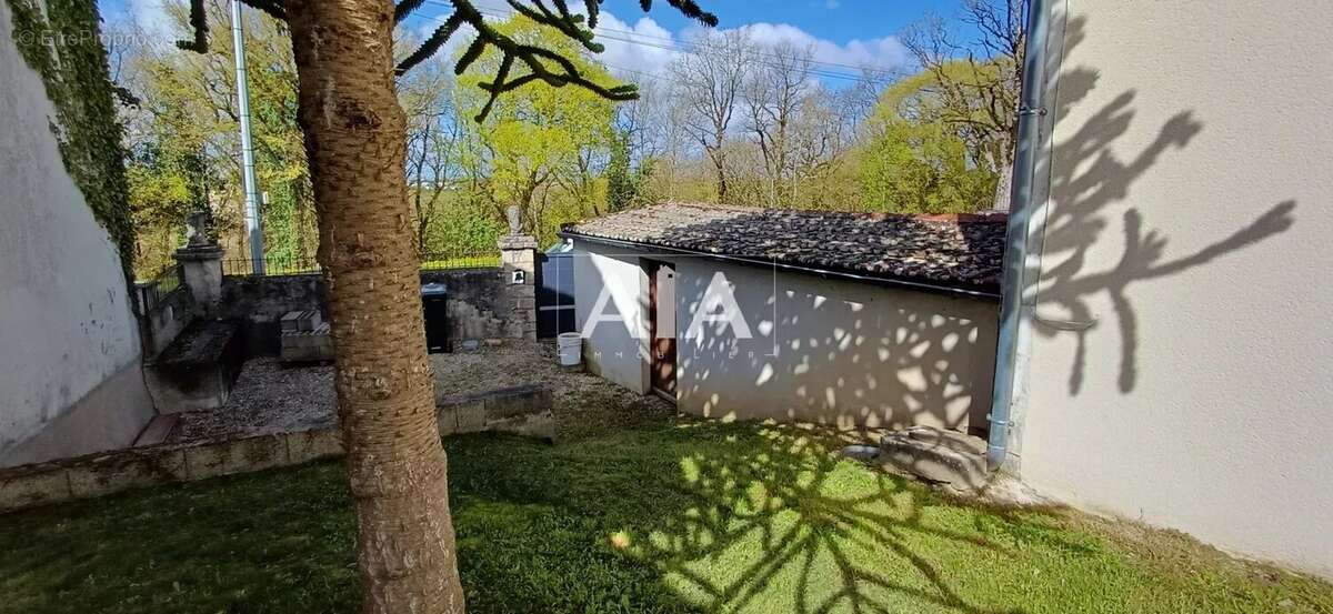 Maison à RUFFEC