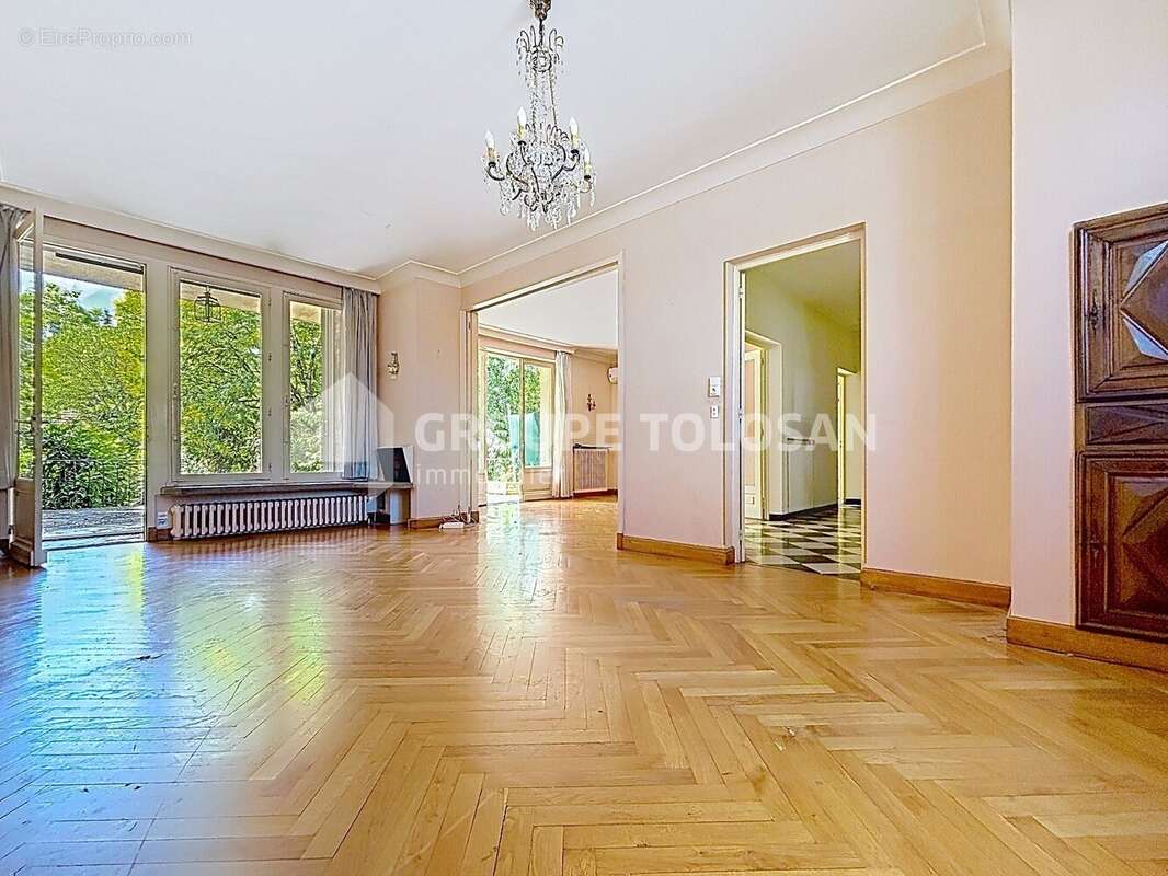 Maison 236 m² à Graulhet  - photo 8