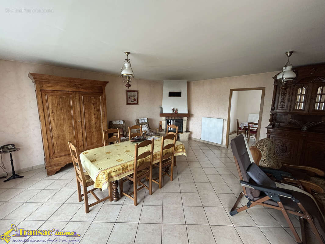 Maison à PUY-GUILLAUME