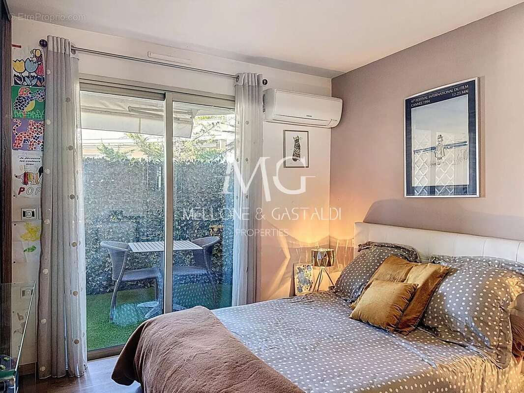 Appartement à LE CANNET