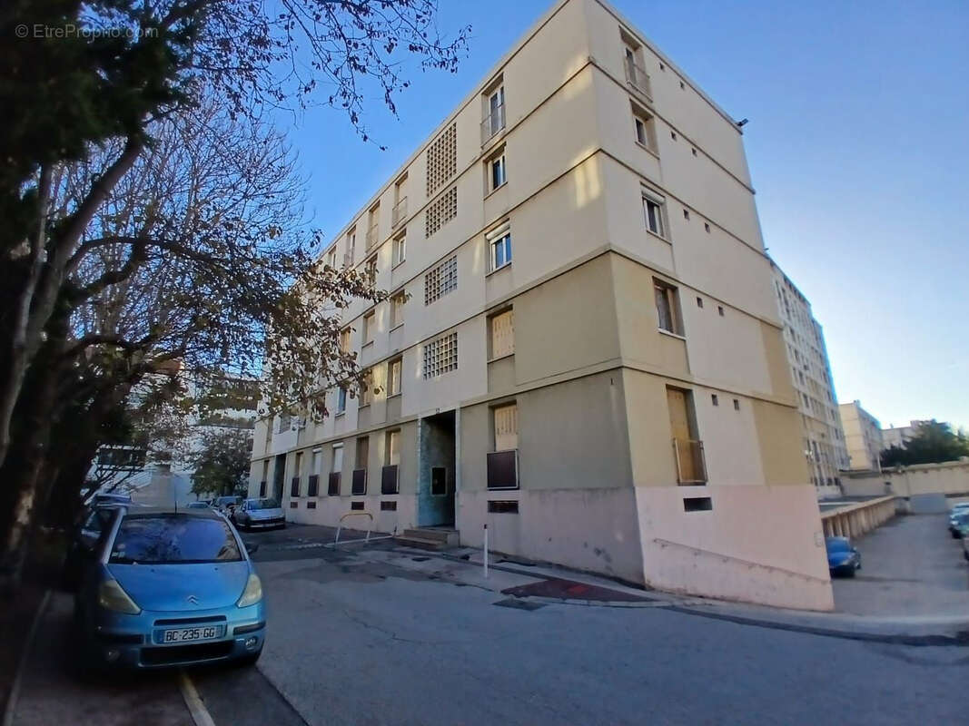 Appartement à MARSEILLE-9E