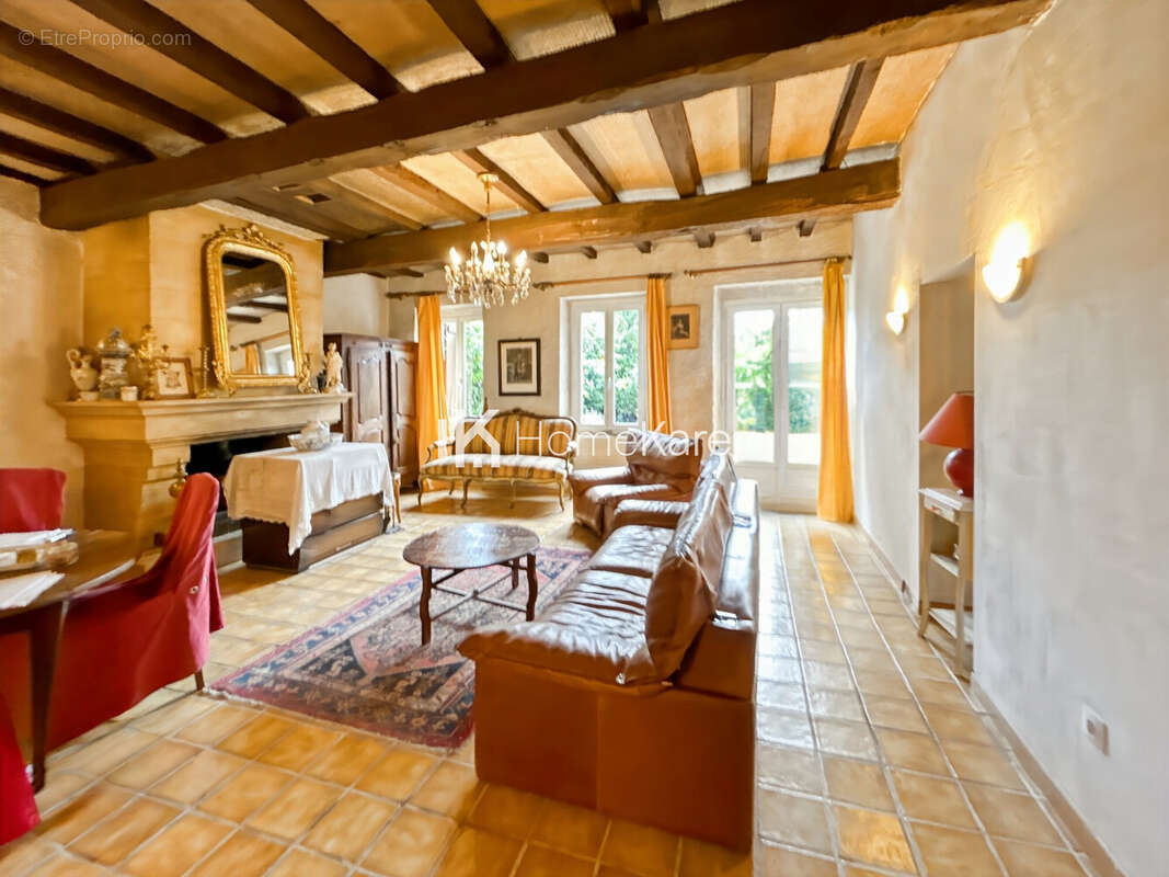 Maison à SAINTE-FOY-DE-PEYROLIERES