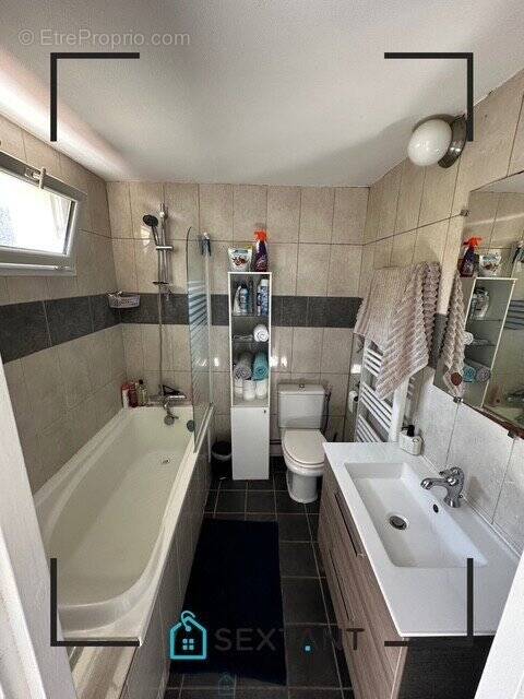 Maison à SAINT-ETIENNE-DU-ROUVRAY