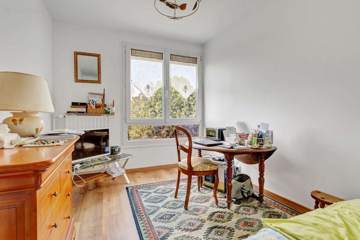 Appartement Crosne 3 pièces de 71.96 m² - Parking - photo 6