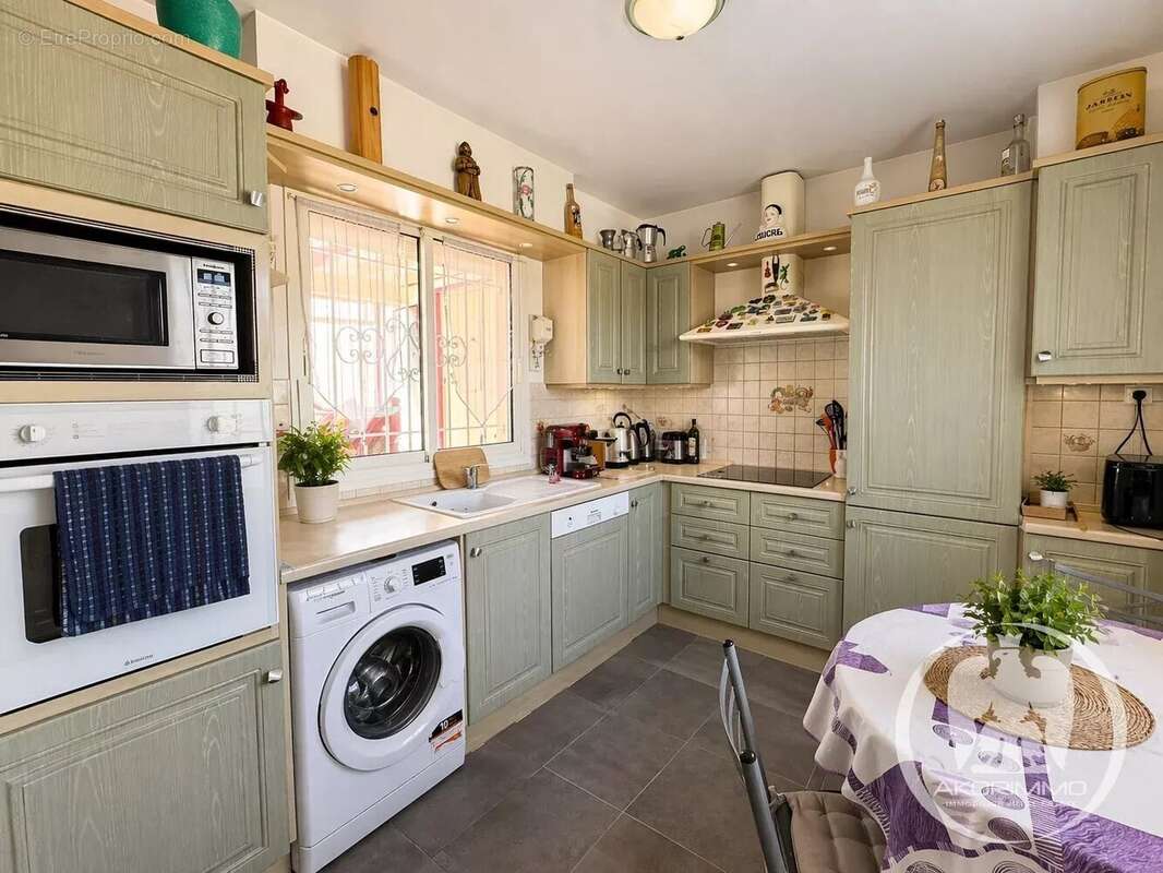 Appartement à EZE