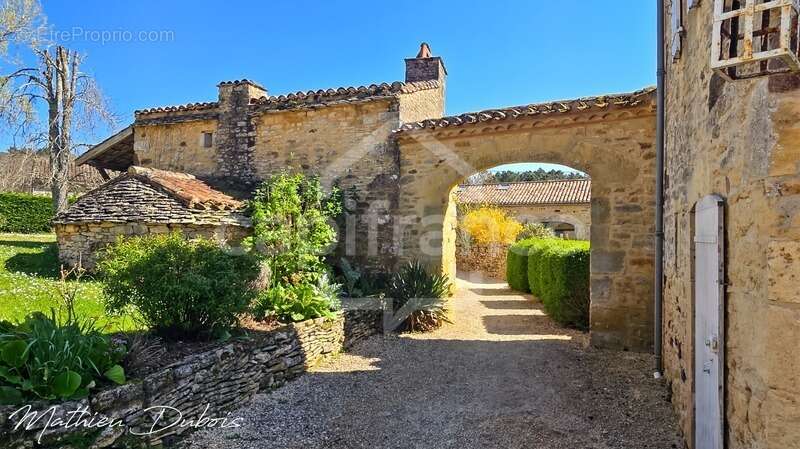 Domaine en hameau privé avec activité touristique - Cadre d’exception entre Lot et Dordogne - photo 12