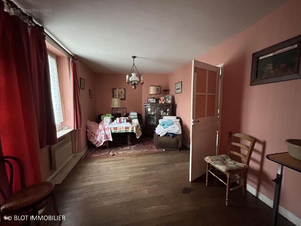 Maison à DOL-DE-BRETAGNE