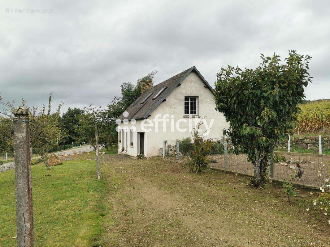 Maison à MORTAIN