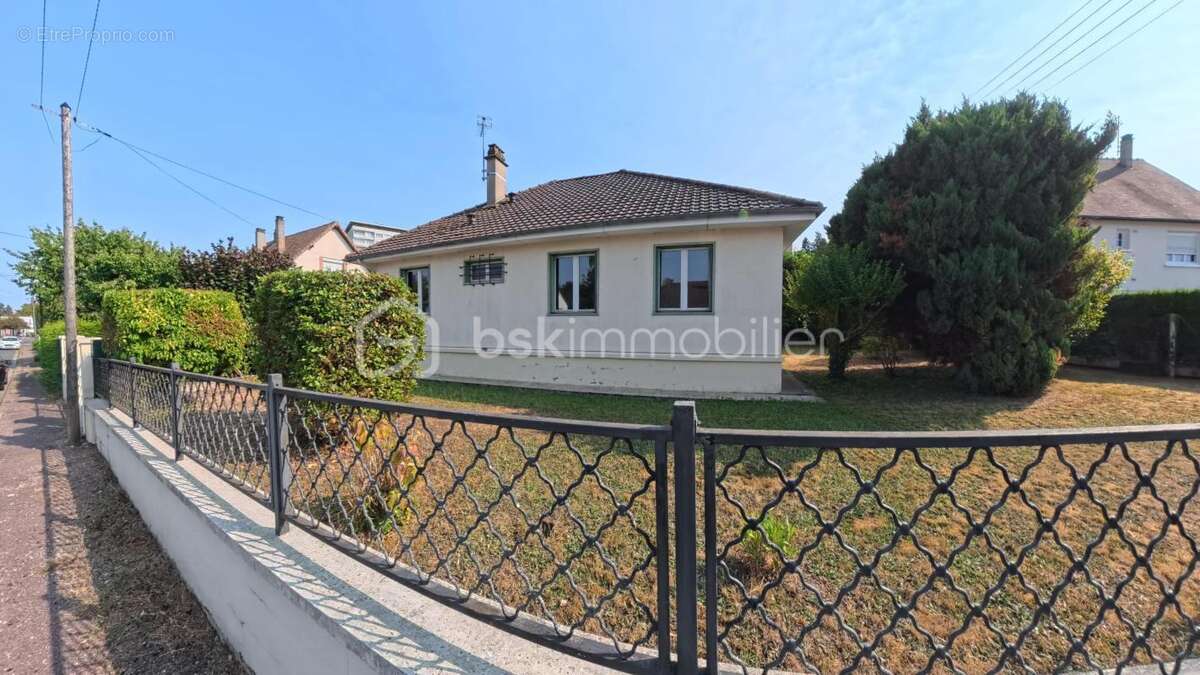 Maison 84 m2. Plain-pied de charme avec Jardin Arboré & Double Garage - photo 2