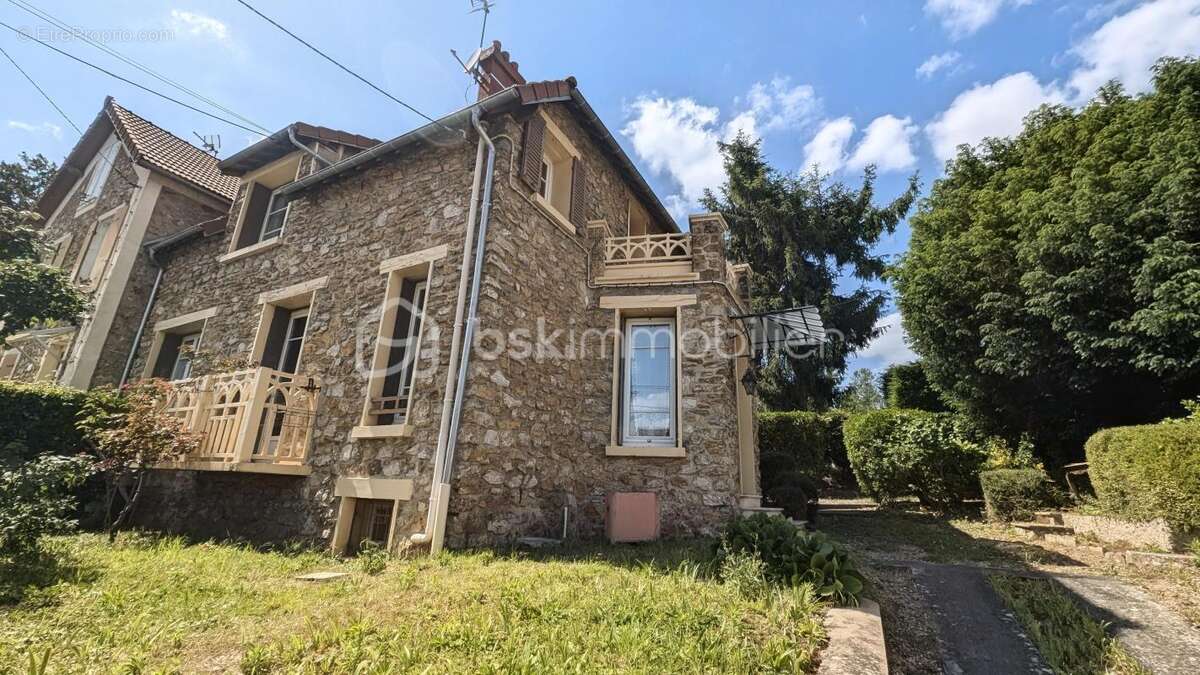 Maison à SAVIGNY-SUR-ORGE