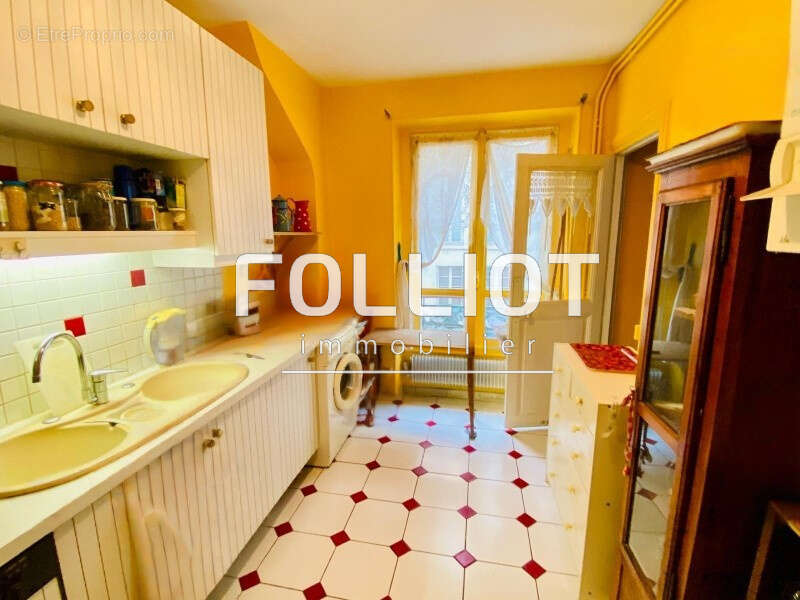 Appartement à PARIS-11E