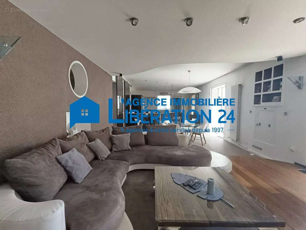 Superbe appartement lumineux de 207 m² à Saint-Étienne - photo 10