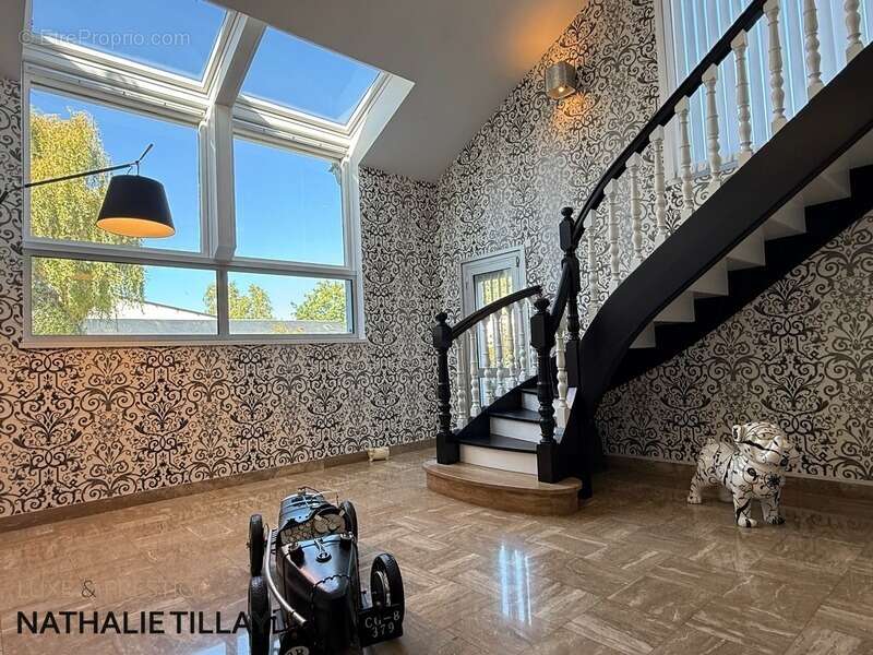 Maison à SAINT-PRYVE-SAINT-MESMIN