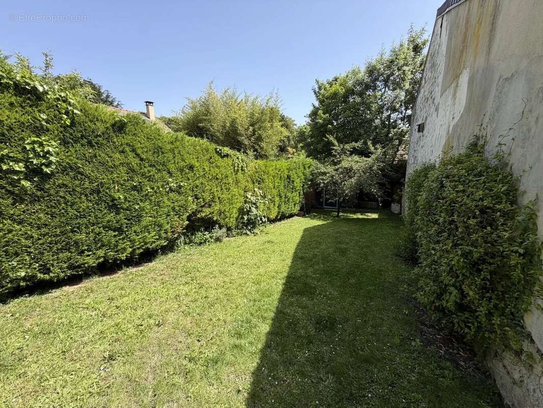Appartement à L'ETANG-LA-VILLE