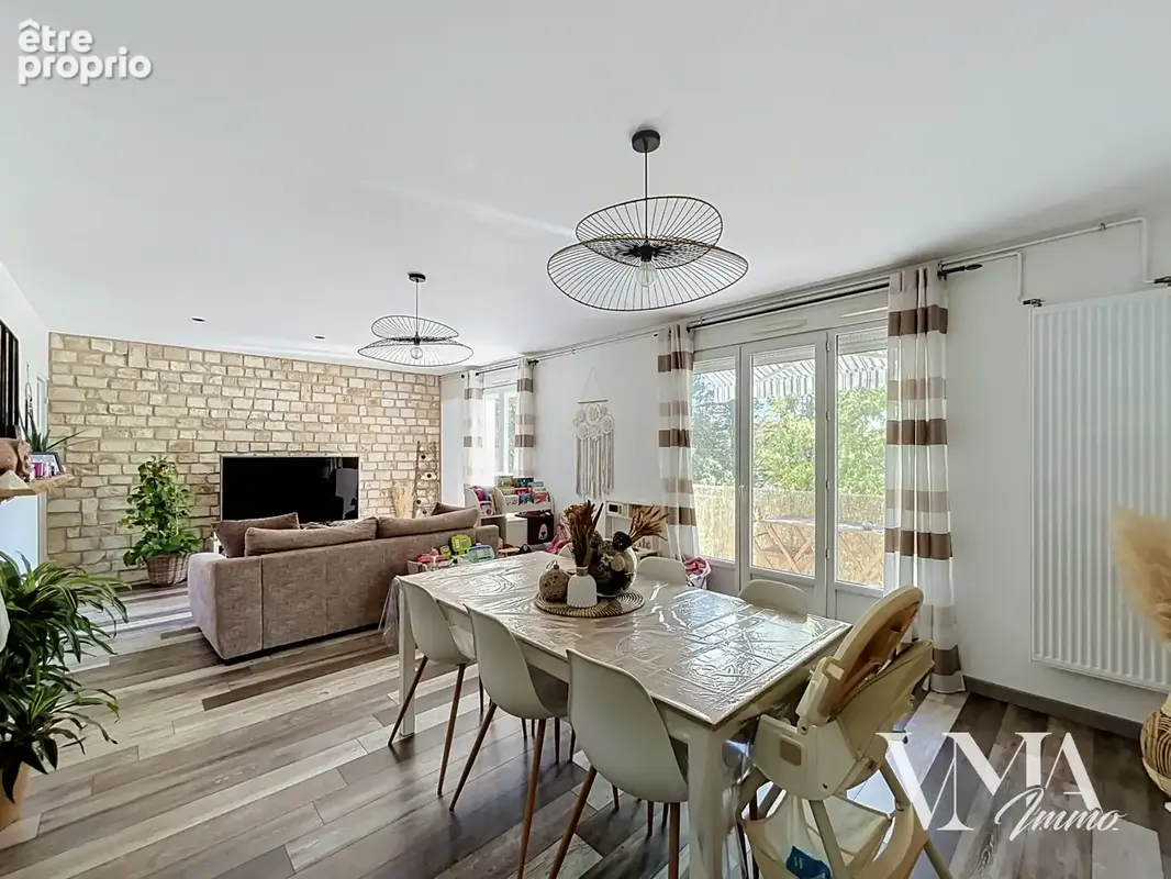 Appartement à NEUVILLE-SUR-SAONE