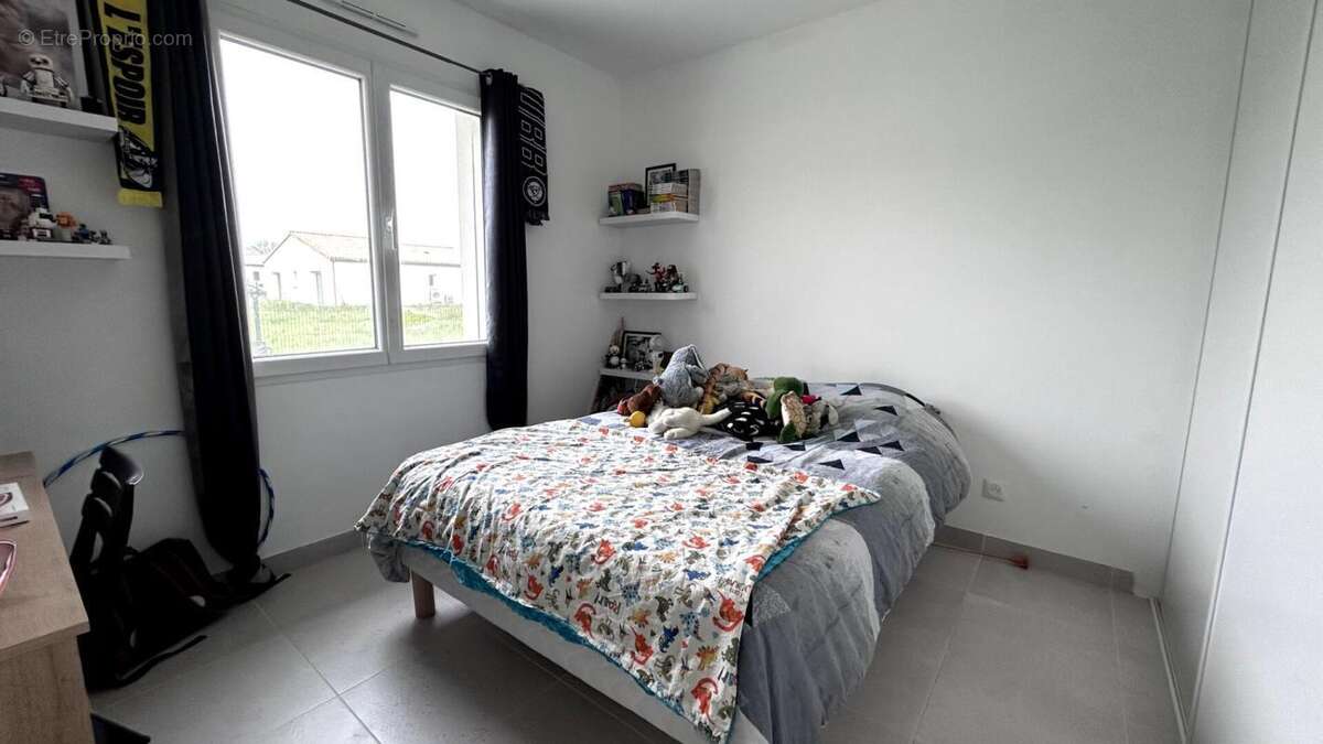 Maison à SAINT-JULIEN-L'ARS