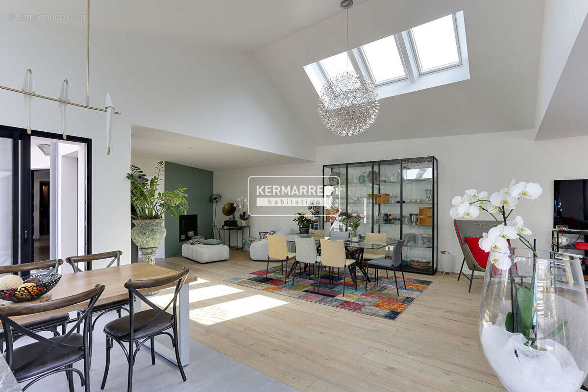 Maison SAINTE THÉRÈSE Rennes 6 pièce(s) 135 m2 - photo 11