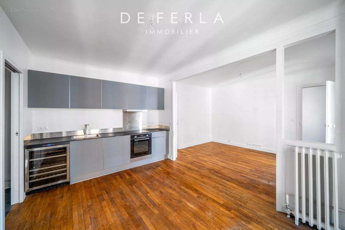 Appartement à PARIS-15E