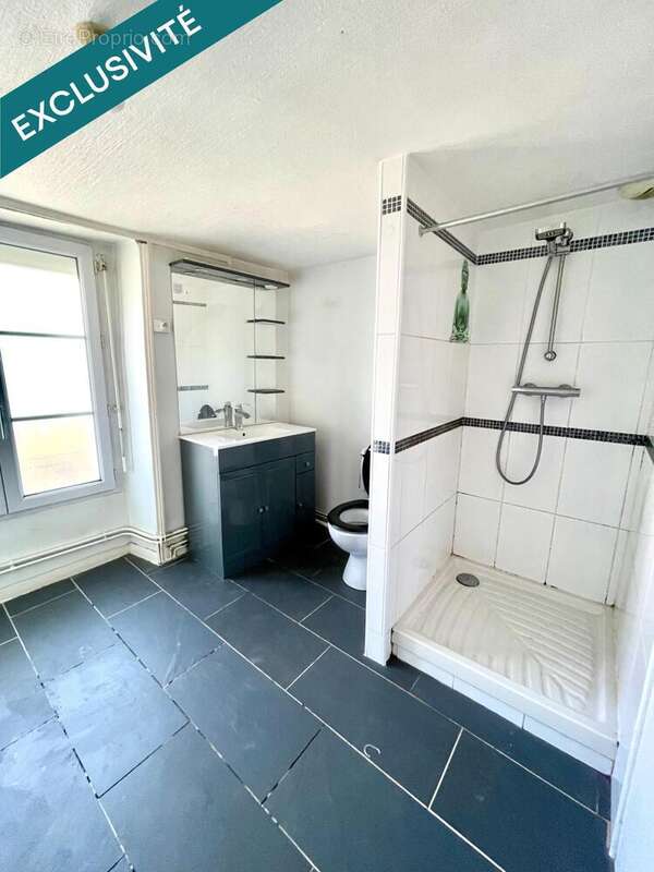 Maison 80 m² à Laval  - photo 4