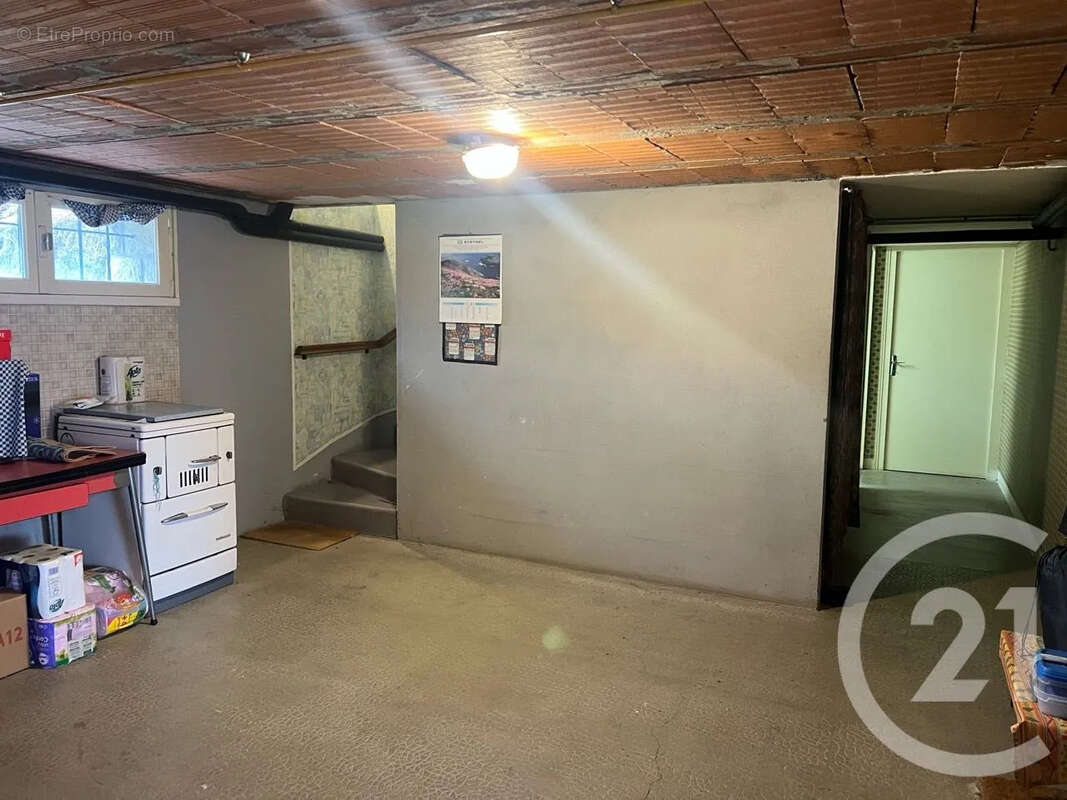 Maison à ARPAJON-SUR-CERE