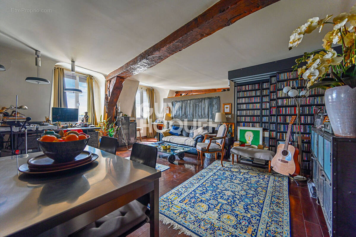 Appartement à PARIS-2E