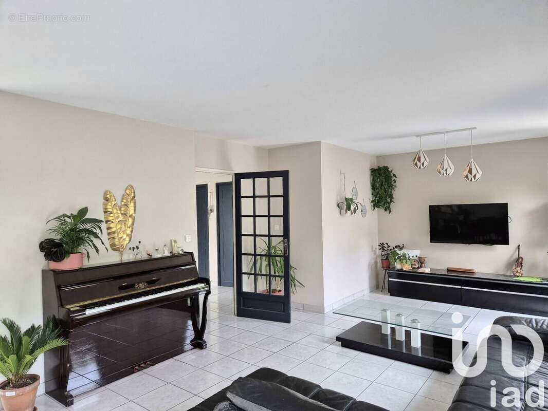 Photo 9 - Maison à SAINT-GERMAIN-LES-CORBEIL